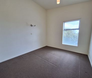 Contemporary Townhouse - Photo 1