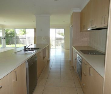 Central Family Home in Upper Coomera - Photo 3
