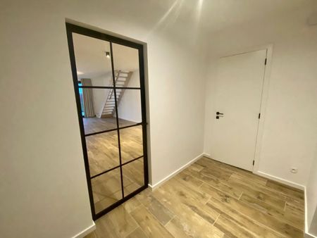 Instapklare, recente woning met 3 ruime slaapkamers en garage - Photo 5