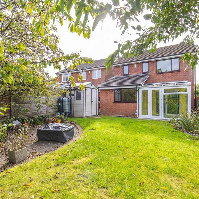 4 bedroom detached house to rent - Photo 1
