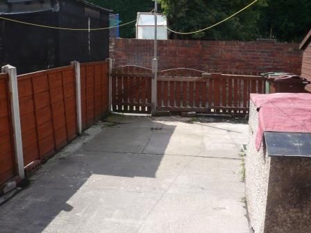 2 bedroom terraced house to rent - Photo 2