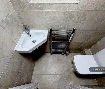 3 bedroom semi-detached house to rent - Photo 6