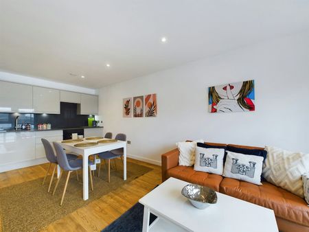 Ground floor flat to rent on - Photo 4