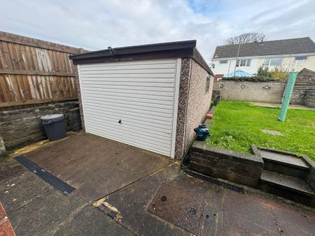 3 bedroom semi-detached house to rent - Photo 3