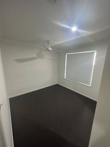 Charming 4 Bedroom Home In Blacks Beach - Photo 3