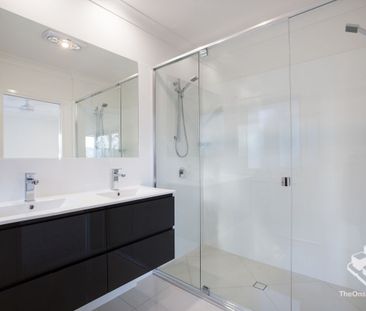 Near New Condition Townhouse (via Carawatha Street) - Photo 6
