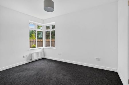 2B Lyme Grove Mews, Dunmurry, Belfast, BT17 9BU - Photo 5