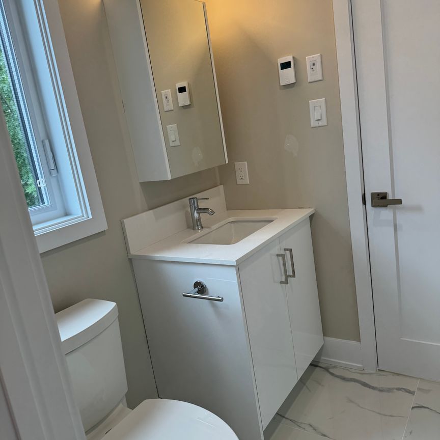 366 Winona Ave - Photo 1