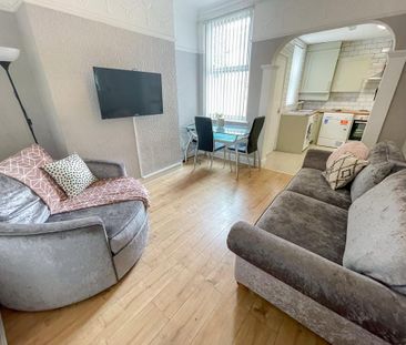 5 bedroom house to rent - Photo 1