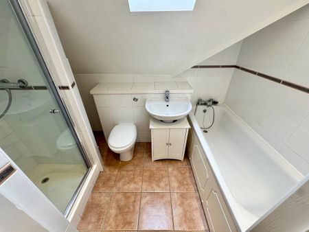 2 bedroom flat to rent - Photo 4