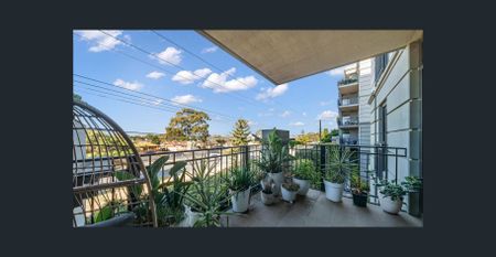 PERFECTLY POSITIONED - Photo 5