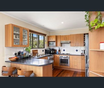 Position, Comfort and Lifestyle Combined in a Convenient Setting - Photo 6