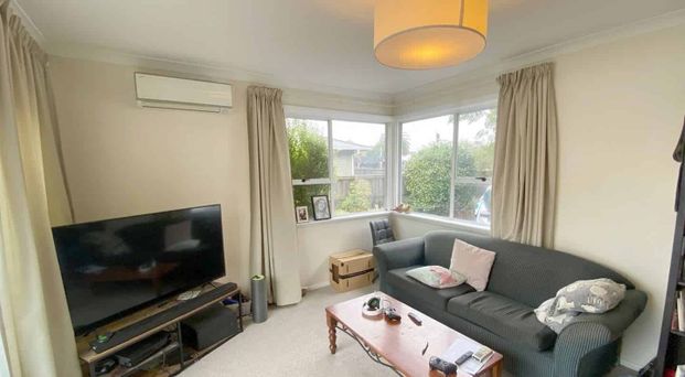 Immaculately presented in great location - Photo 1
