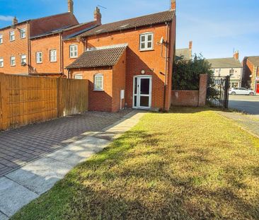 2 bedroom end of terrace house to rent - Photo 2