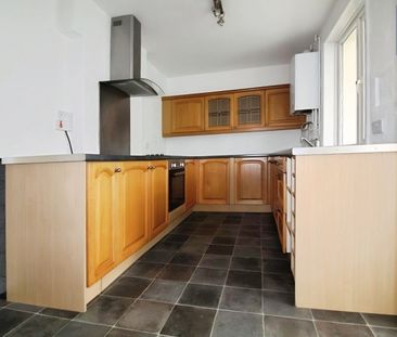 3 bedroom House To Let - Photo 4