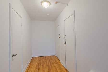 4585 Av. Dupuis - Photo 2