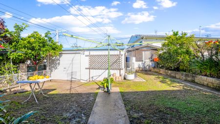 Family home tucked away on quiet South Grafton Street - Photo 4