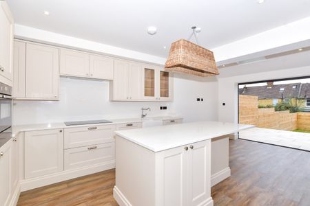 4 bedroom terraced house to rent - Photo 3