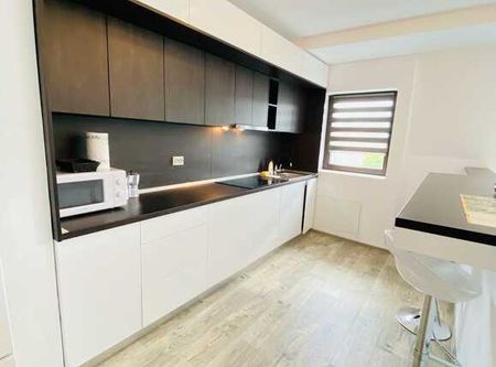 Apartament cu 3 camere, 100 mp, mobilat modern, parcare, zona Parcul Central - Photo 4
