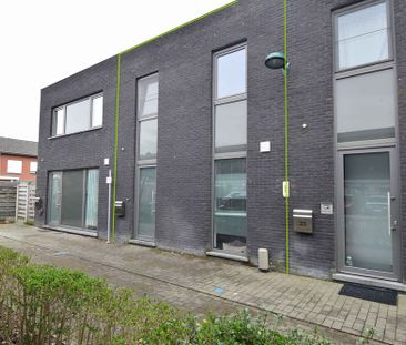 Recente woning op een rustige locatie in het centrum van Eeklo! - Photo 2