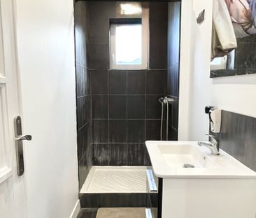 Location Appartement 2 pièces 42m² ROUBAIX 59100 - Photo 4