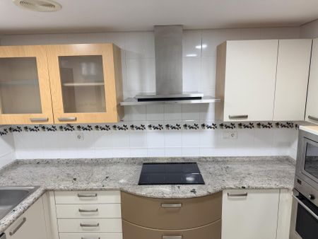 Piso de alquiler en Calle Torrevejenses Ausentes, 2, Centro - Muelle Pesquero - Photo 3