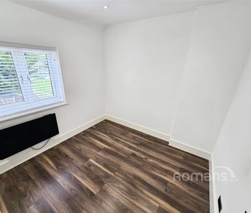 Elizabeth Gardens, Ascot, SL5 - Photo 5