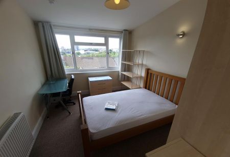 6 bedroom house to rent - Photo 2