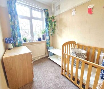 Westland Avenue, Hornchurch, RM11 - Photo 4