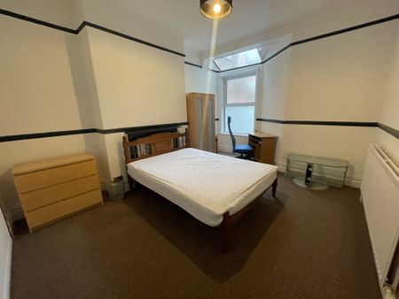 Penny Lane, Liverpool, L18 - Photo 3