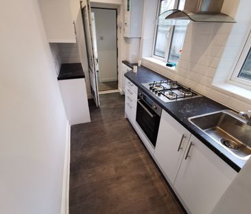 3 Bed Terraced House, Warwick Road, B11 - Photo 4