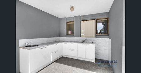 Granny Flat for Rent - Private, Fully Self-Contained + Pool & Fire Pit! Includes electricity and water. - Photo 5