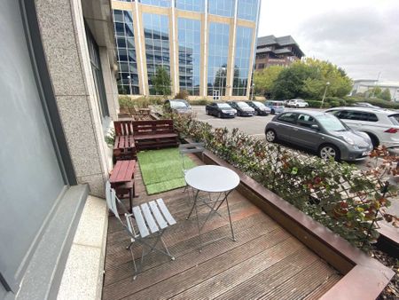 Price £1,550 pcm - Available 15/05/2026 - Part Furnished - Photo 4