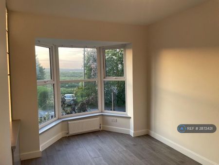 4 bedroom semi-detached house to rent - Photo 2