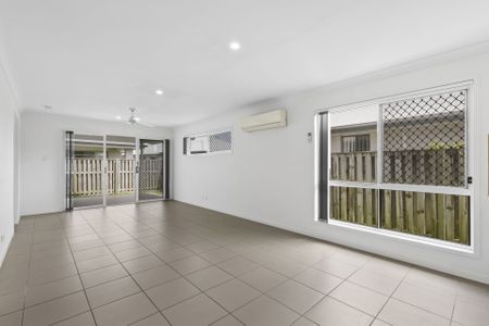 Dream Family Home Awaits at 45 O'Reilly Drive, Coomera – Modern Comfort & Prime Location! - Photo 2