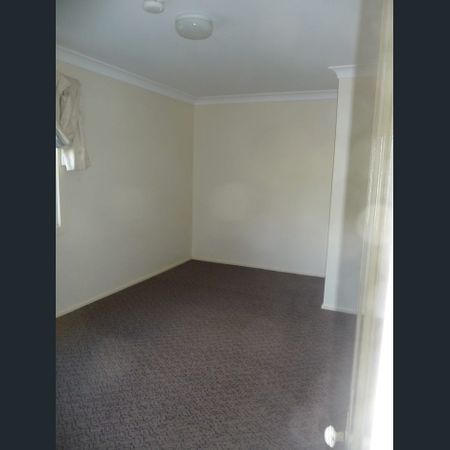 FLAT WITHIN WALKING DISTANCE OF TOWN - Photo 4