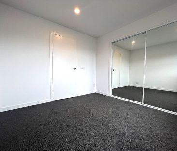 Beautiful Family Home in Epping - Photo 4