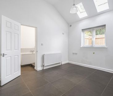 2 bedroom detached bungalow to rent - Photo 3