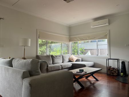 Tidy 3 Bedroom House In Quiet North Tamworth - Photo 2