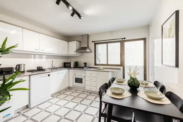 Plaça Espanya, Valencia, Valencian Community 46007 - Foto 1