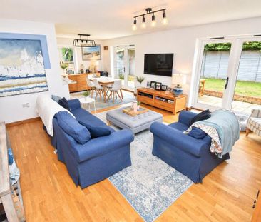 4 bedroom detached house to rent - Photo 3