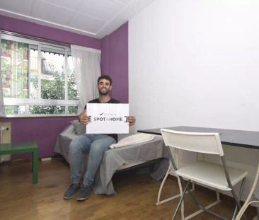 Single Bed in Rooms for rent in 6-bedroom apartment in Chueca - Photo 6