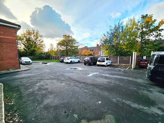 Marcliffe Drive, Levenshulme, Manchester, M19 - Photo 1