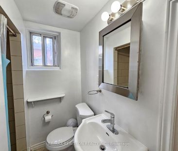 For Lease - 7 Stafford Road Unit# B1, Toronto, Ontario - Photo 6