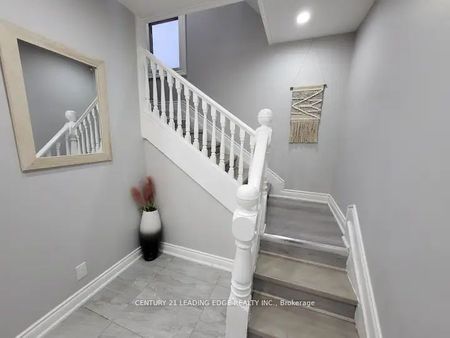 For Lease - 5595 WESLEY Place, Niagara Falls, Ontario - Photo 3