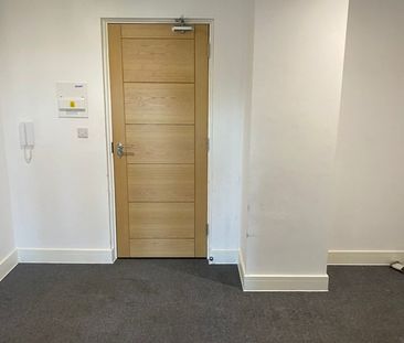 2 Bed Flat, Phoenix Place, BS16 - Photo 3