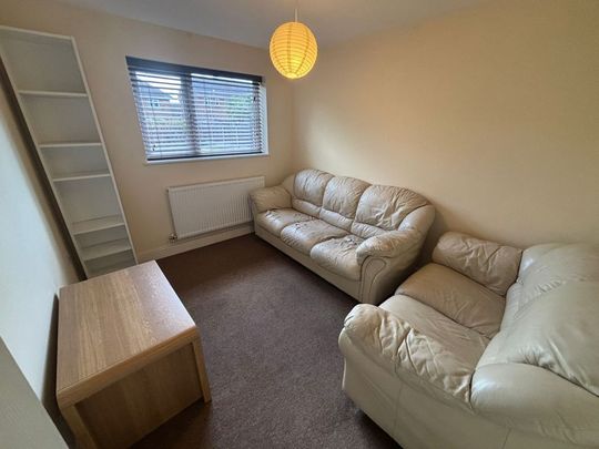 88 Old Ashby Road - Modern with DrivewayLoughborough - Photo 1