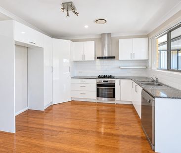 Spacious Five-Bedroom Home Plus Separate Studio - Photo 4