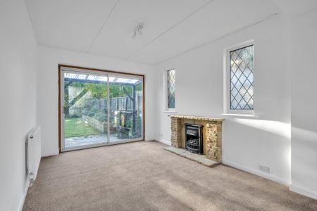 3 bedroom detached house to rent - Photo 2