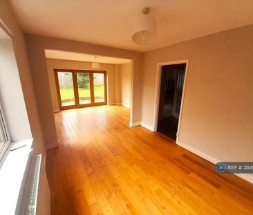 3 bedroom semi-detached house to rent - Photo 3